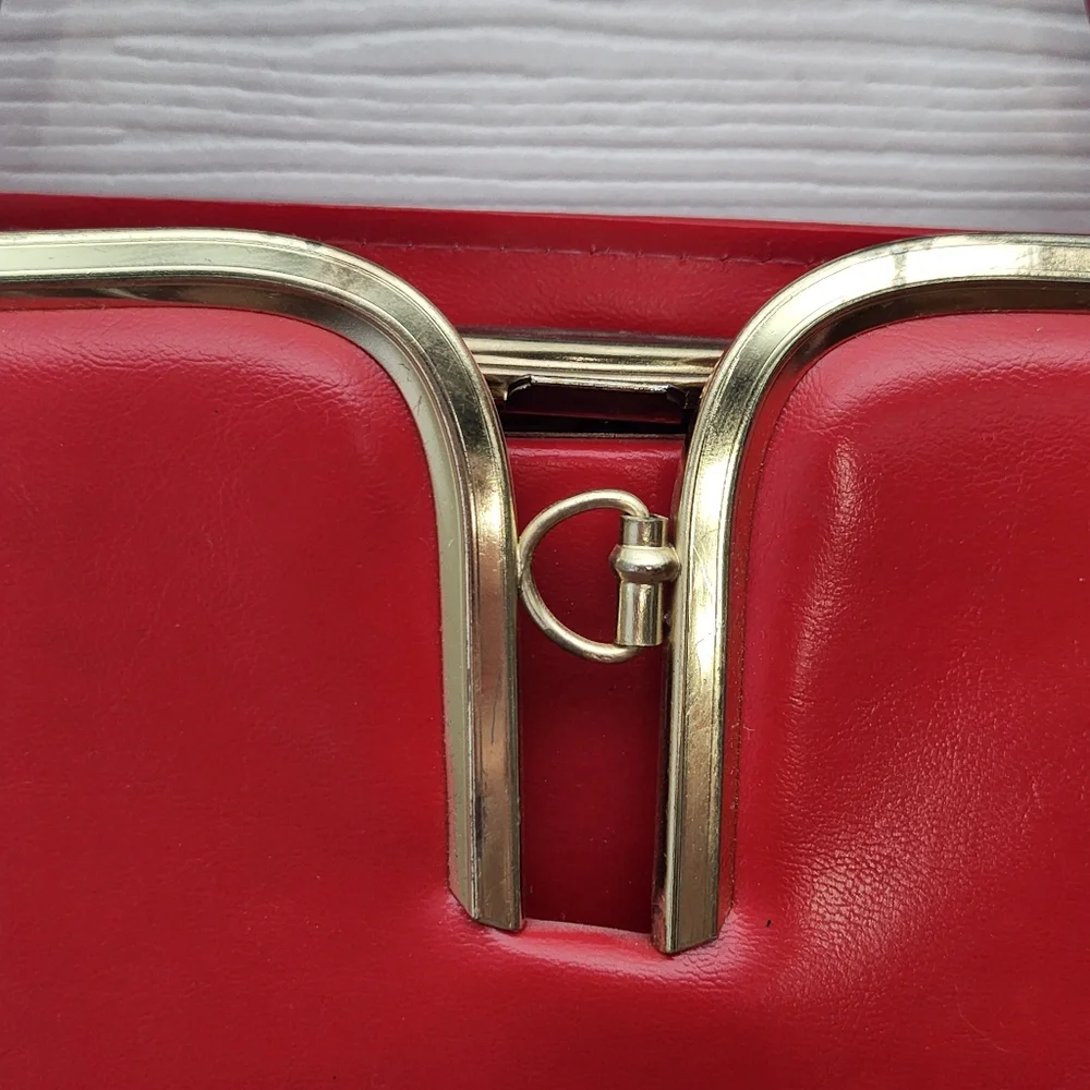 VTG 1950’s Red Faux Leather Handbag w/ Double Top Handles & Gold Hardware Read
